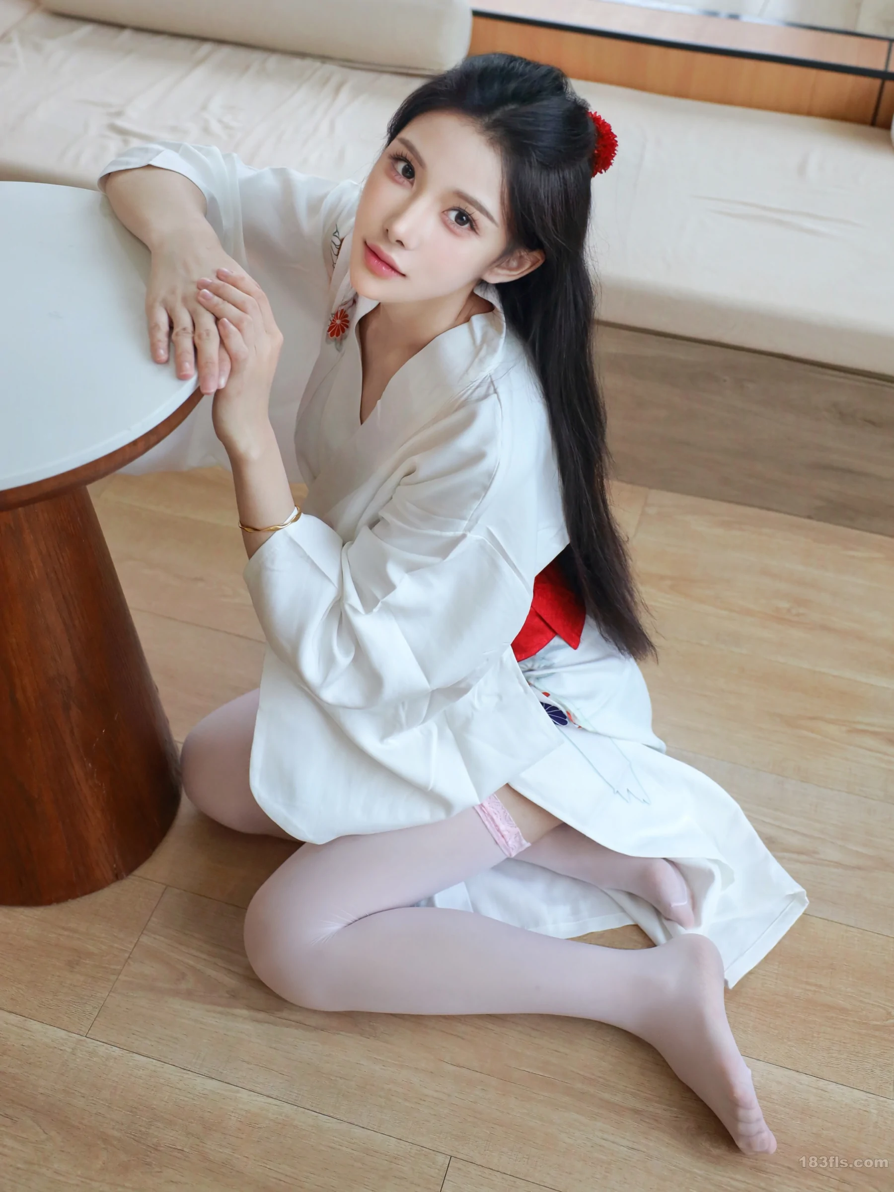 xiuren秀人网福利梨霜儿大尺度内购无码流出潘金莲